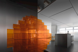 橙色透明隔断室内空间设计