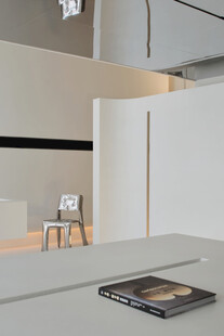 现代简约室内场景与摆件