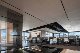 现代宽敞办公大厅空间