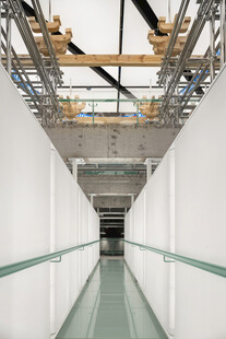 现代工业风走廊空间设计