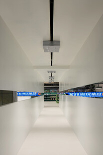 现代简约风格走廊空间