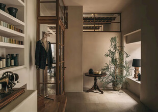现代简约风家居过道一角
