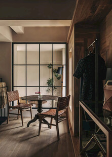 复古风室内温馨用餐角落