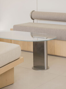 现代简约风格玻璃茶几