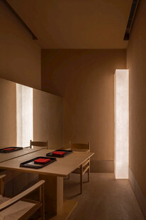 日式简约风室内用餐空间