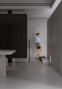 现代简约室内空间与行人