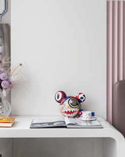 可爱摆件装点温馨桌面