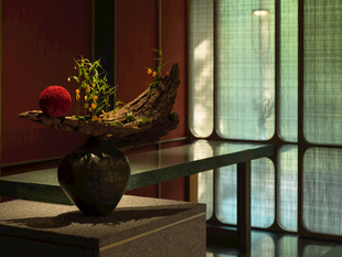 中式室内花瓶插花景致