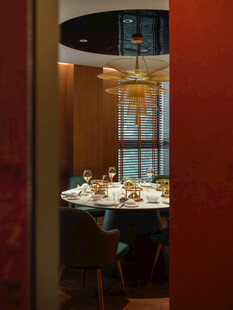 豪华餐厅中式圆桌布置