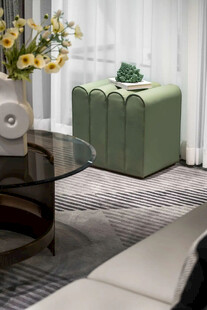 简约客厅中的绿色时尚坐凳