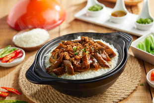 肉末茄子煲仔饭