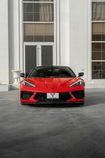 红色跑车外观展示