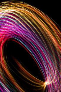 炫彩光线交织抽象图案