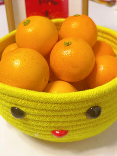 可爱黄篮装饱满小橘子