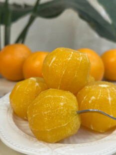 金黄圆润的新鲜金桔