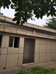 简约风格建筑外观一角