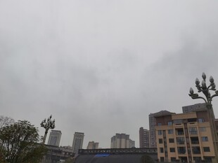 阴天城市建筑景观