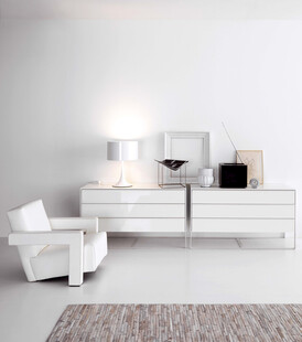 简约白色客厅家具布置