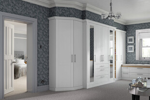 现代简约风格的转角衣柜