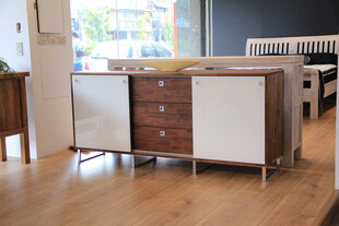 现代简约风木质收纳柜