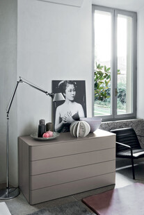 现代简约风格的卧室梳妆台