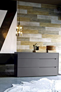 现代简约风卧室梳妆台一角