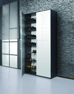 现代简约风格酒柜展示