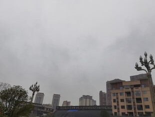阴天城市建筑景观