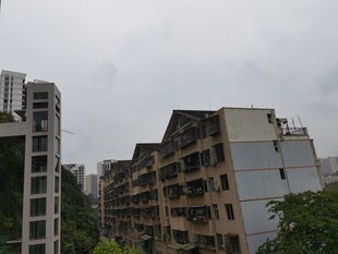 城市中的多层居民住宅楼