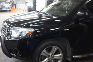 黑色SUV汽车特写