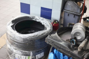 汽车轮胎及维修配件