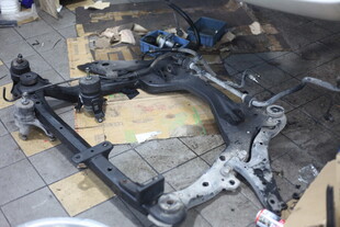 汽车底盘部件拆解展示