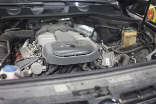 汽车发动机特写