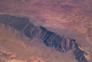 火星山脉壮丽景观