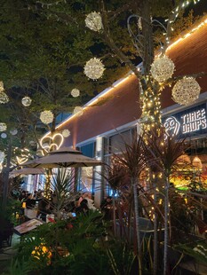 浪漫户外灯光装饰场景