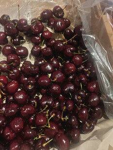 新鲜饱满的车厘子