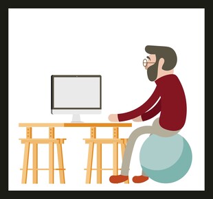 坐在健身球办公的男子