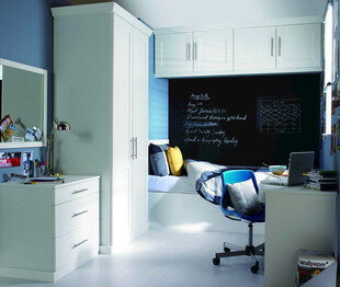 现代简约风儿童学习房间