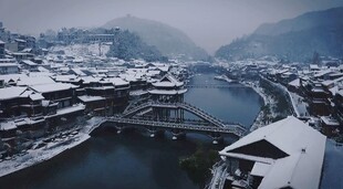雪覆古镇