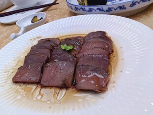 美味酱牛肉摆盘精致