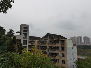 山间楼宇自然与建筑相融