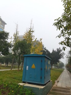 户外蓝色配电箱