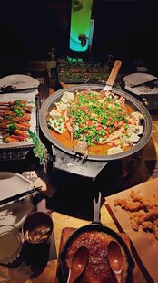 丰盛美味的多样特色菜肴