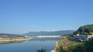 湖北三峡大坝地心谷宁静河畔风光