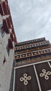 西藏拉萨布达拉藏式建筑细节特写