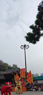 广东佛山祖庙热闹的户外庆典场景