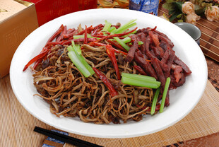干煸茶树菇牛肉