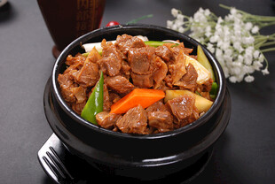 真味石锅牛肉