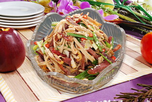 香辣牛肉丝黄花菜