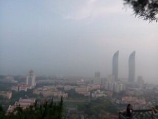 雾中城市景观 厦门